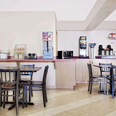 Super 8 By Wyndham Battle Mountain Hotell Eksteriør bilde