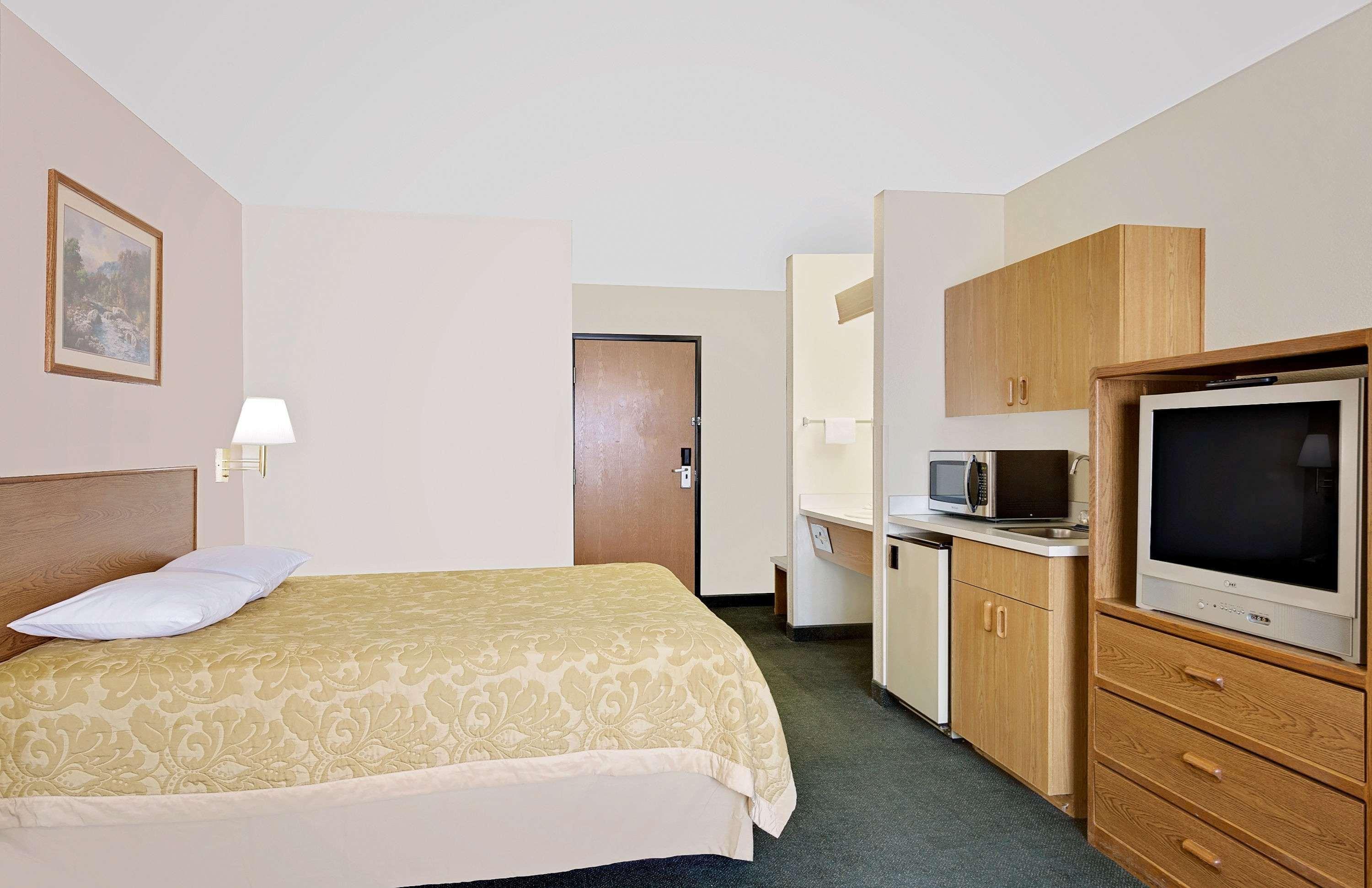 Super 8 By Wyndham Battle Mountain Hotell Eksteriør bilde