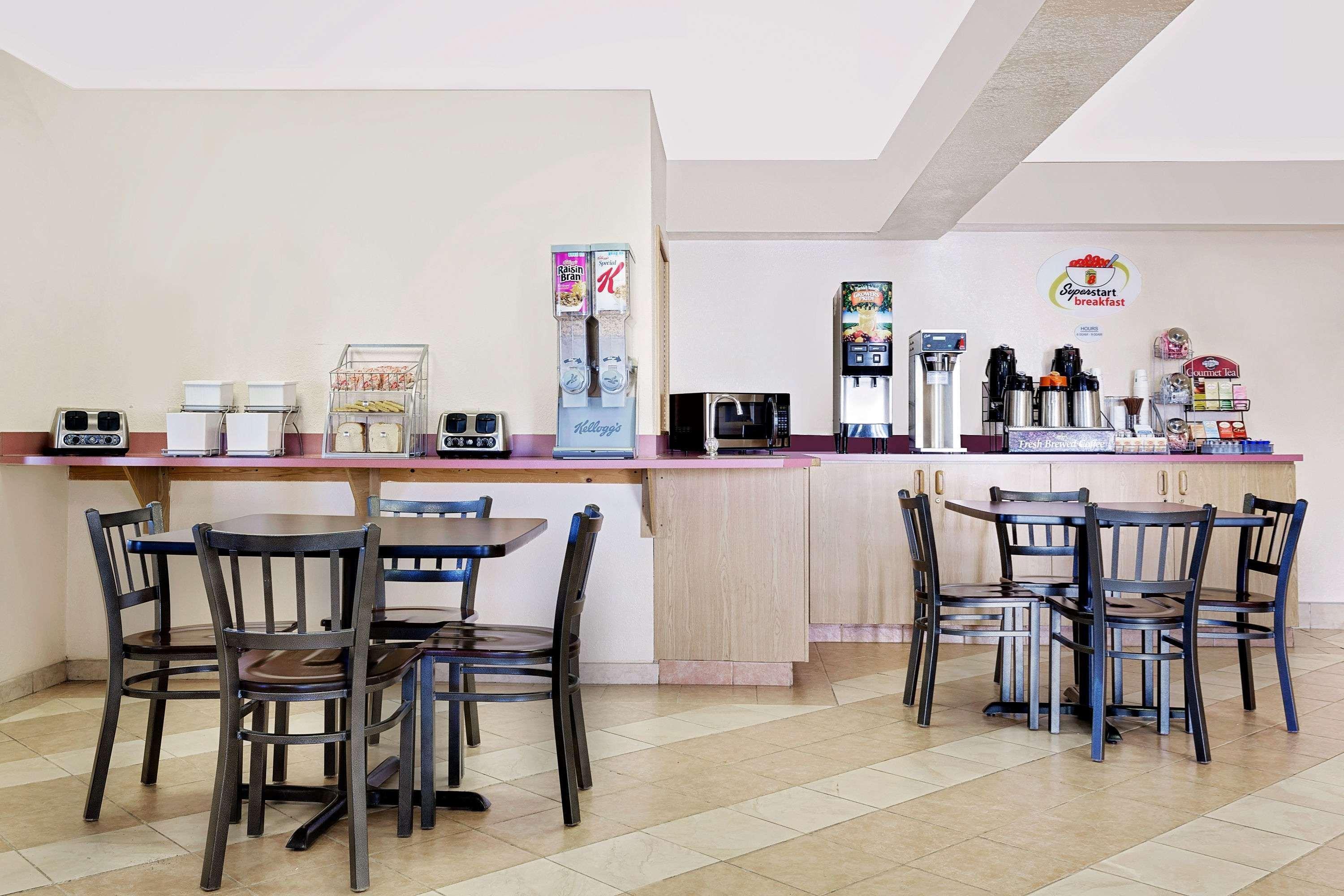 Super 8 By Wyndham Battle Mountain Hotell Eksteriør bilde