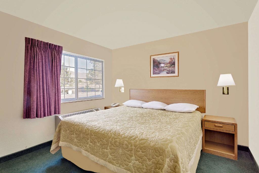 Super 8 By Wyndham Battle Mountain Hotell Eksteriør bilde